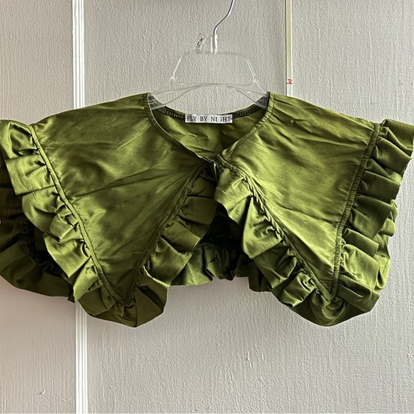 Green Ruffled Satin Collar - Picture 1 of 6